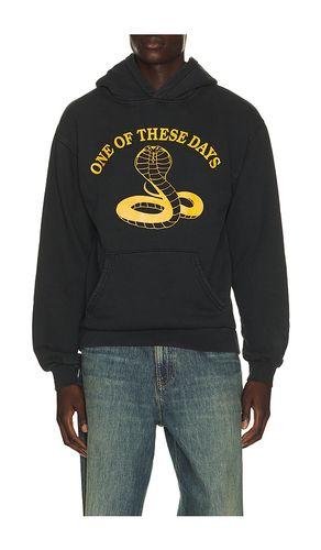 SWEAT À CAPUCHE COBRA en . Taille L. Also en M, S, XXL/2X - ONE OF THESE DAYS - Modalova
