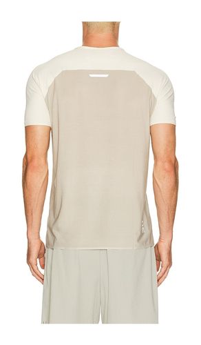 T-SHIRT PERFORMANCE en . Taille M. Also en XS, XL/1X, XXL/2X - On - Modalova