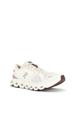 SNEAKERS en . Taille 10. Also en 11, 8.5 - On - Modalova