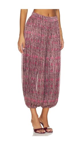 PANTALON COURT ROSE MIRAGE en . Taille 2. Also en 4, 6, 8, 10 - PatBO - Modalova