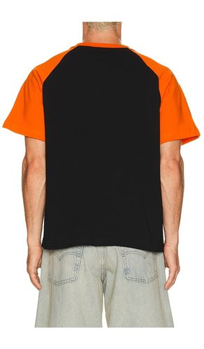 Trophy Raglan Tee en . Taille L. Also en M, S, XL/1X - Pleasures - Modalova