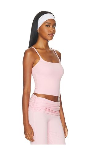 Damari Scoop Cami Top en . Taille XS. Also en S, M, L, XL - Runaway The Label - Modalova