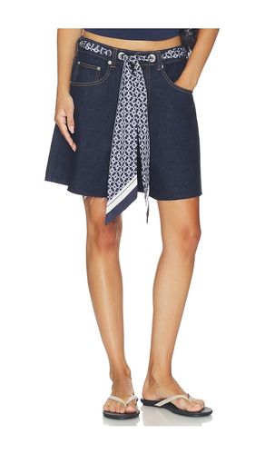 SHORT BOYFRIEND AVEC FOULARD SABRINA en . Taille 24. Also en 25, 27, 28, 30 - SEROYA - Modalova