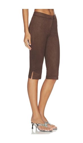 Ayla Faux Suede Capri en . Taille L. Also en M, S - superdown - Modalova