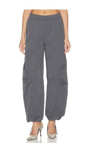 PANTALON CRISPY TRACK PANTS en . Taille S. Also en XL, XS - ROTATE - Modalova