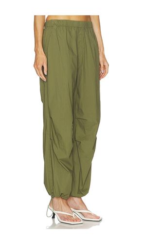 PANTALON TAILLE BASSE en . Taille M. Also en S - Velvet by Graham & Spencer - Modalova