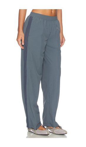 PANTALON JILLIAN en . Taille XXS. Also en XS, S, M, L, XL - WellBeing + BeingWell - Modalova