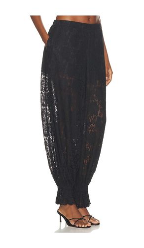 PANTALON FORME BALLON EN DENTELLE BALLOON LACE TROUSER en . Taille S. Also en XS, M - WeWoreWhat - Modalova