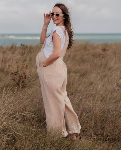 Salopette De Maternité Yael Beige - Cache Coeur - Modalova