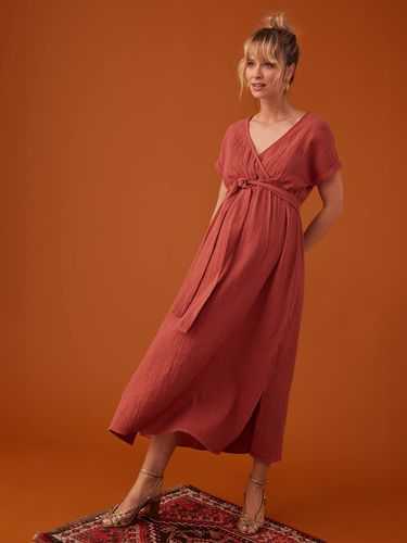 Robe longue grossesse effet cache-coeur en gaze de coton terracotta - Envie De Fraise - Modalova