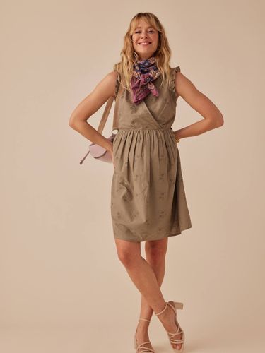 Robe courte grossesse en broderie anglaise manches volantées kaki - Envie De Fraise - Modalova