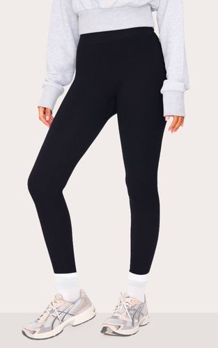 Black Legging Côtelé Structuré À Effet Sculptant Pour Grandes Tailles | Taille XS - PrettyLittleThing - Modalova