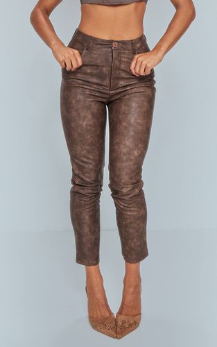 Brown Pantalon Court En Synthétiquecuir Délavé Premium | Taille 32 - PrettyLittleThing - Modalova