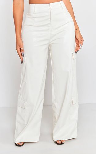 White Pantalon Cargo Droit En Synthétique Shape | Taille 34 - PrettyLittleThing - Modalova
