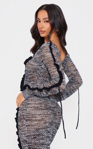 Black Haut Petite En Maille Ajourée Avec Détails À Volants | Taille 32 - PrettyLittleThing - Modalova