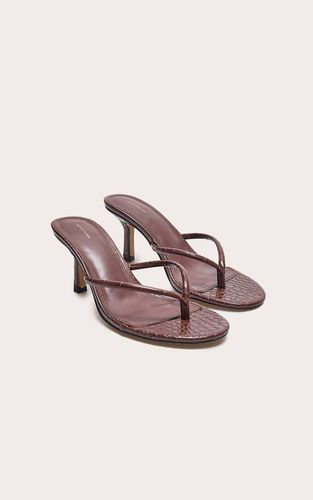 Brown Mules À Talon En Synthétiquecuir Avec Bride Entre Les Orteils | Taille 33 - PrettyLittleThing - Modalova
