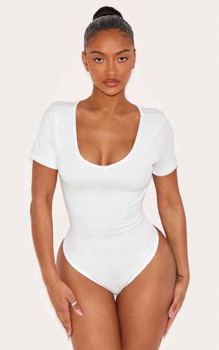 White Body À Manches Courtes Col V Sculpté Shape | Taille XS - PrettyLittleThing - Modalova