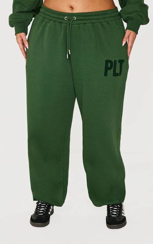 Plus Jogging À Revers Avec Appliqués Imitation Peau De Mouton | Taille 2XL - PrettyLittleThing - Modalova
