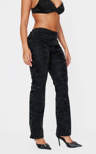 Black Pantalon Shape En Synthétique Délavé Avec Détails De Panneaux | Taille 34 - PrettyLittleThing - Modalova