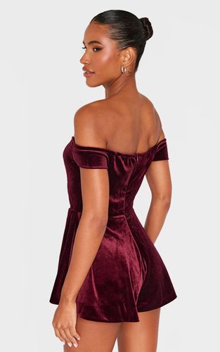 Burgundy Combi-short Fluide En Velours À Encolure Bardot Cœur | Taille 36 - PrettyLittleThing - Modalova