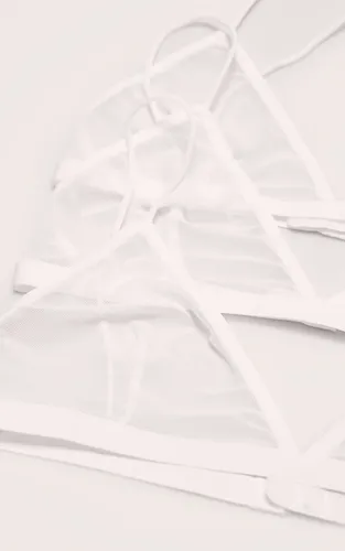 White Lot De 3 Brassières Triangle Basiques En Mesh | Taille XS - PrettyLittleThing - Modalova