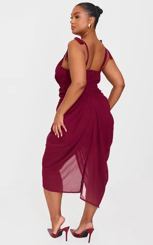 Burgundy Robe Midi Drapée Grande Taille Avec Détail À Armatures | Taille 56 - PrettyLittleThing - Modalova