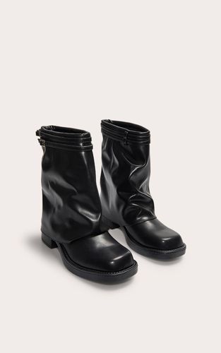 Black Bottines À Bout Rond En Synthétique Avec Revers Et Sangle À Boucle | Taille 33 - PrettyLittleThing - Modalova