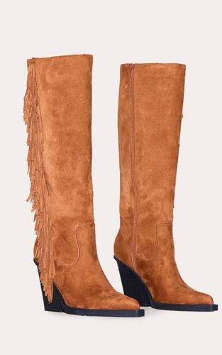 Tan Bottes Hautes À Talon Bloc En Synthétique À Bout Pointu Avec Franges | Taille 31 - PrettyLittleThing - Modalova