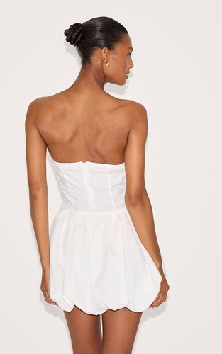 White Robe Bouffante En Lin À Bustier Avec Ceinture Nouée À La Taille | Taille 42 - PrettyLittleThing - Modalova