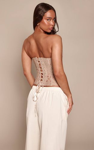 Almond Corset En Dentelle Florale Transparente Texturée | Taille 32 - PrettyLittleThing - Modalova