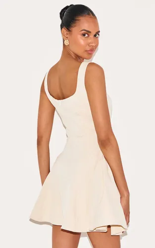 Almond Robe Droite Tissée À Encolure Carrée | Taille 42 - PrettyLittleThing - Modalova