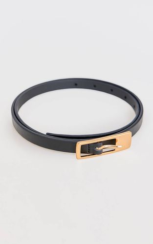 Black Ceinture Fine En Synthétique Avec Boucle Carrée | Taille Medium/Large - PrettyLittleThing - Modalova