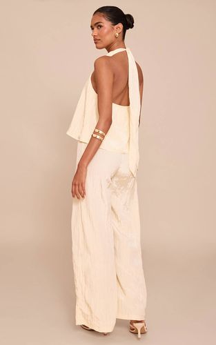 Cream Combinaison Cache-cœur Col Américain En Satin Froissé | Taille 32 - PrettyLittleThing - Modalova