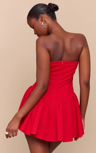 Tomato Red Combinaison-short Bustier Taille Basse En Tissu Tissé | Taille 40 - PrettyLittleThing - Modalova