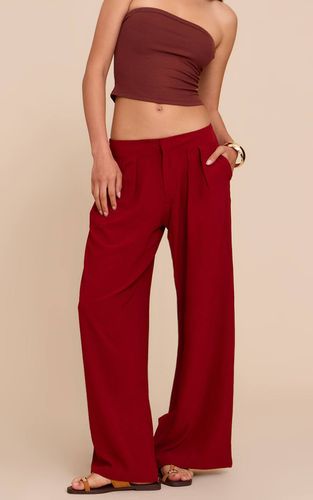 Deep Red Pantalon Large À Double Pli En Tissu Fluide | Taille 32 - PrettyLittleThing - Modalova