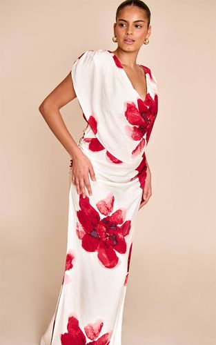 Red Robe Maxi Grande Taille À Imprimé Avec Détail Drapé Froncé Et Col Bénitier Extrême | Taille 44 - PrettyLittleThing - Modalova