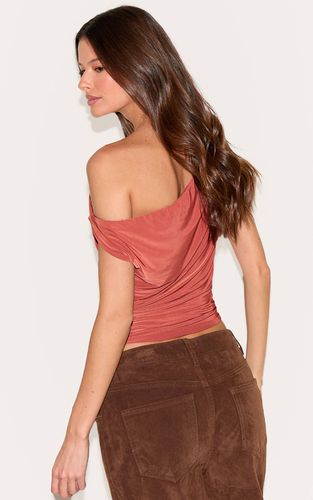 Rust Haut Long À Col Bénitier Avec Manches Torsadées En Tissu Slinky Double Épaisseur | Taille 42 - PrettyLittleThing - Modalova