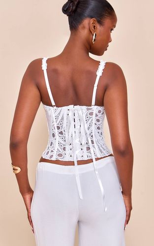 White Corset En Dentelle Florale Transparente Texturée À Bretelles | Taille 42 - PrettyLittleThing - Modalova