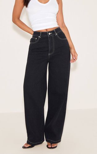 Washed Black Jean Droit En Denim À Coutures Contrastées Petite | Taille 32 - PrettyLittleThing - Modalova