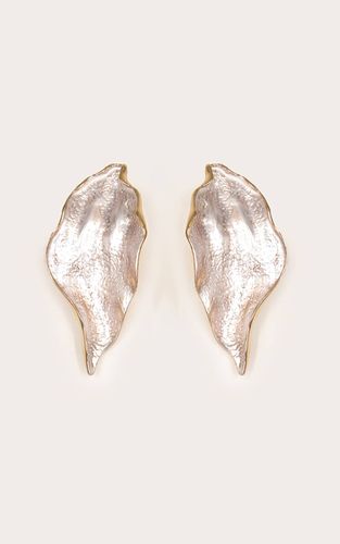 Gold Boucles D'oreilles Feuille Ornées De Perles - PrettyLittleThing - Modalova