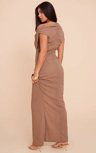 Robe Longue En Mousseline À Col Bénitier | Taille 34 - PrettyLittleThing - Modalova