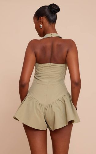 Sage Combishort Fluide À Col Licou Et Taille Basse | Taille 42 - PrettyLittleThing - Modalova