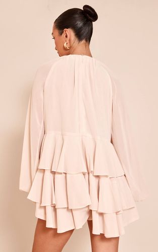 Cream Combinaison-short Fluide À Volants En Mousseline | Taille 32 - PrettyLittleThing - Modalova
