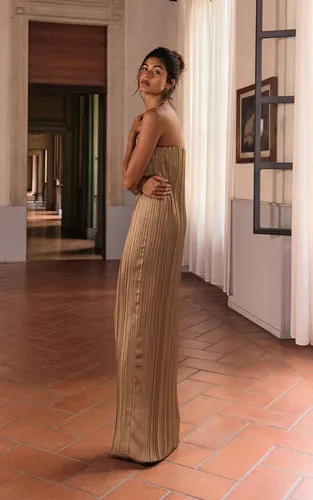 Gold Robe Maxi Colonne Bandeau En Satin Plissé Plt Label | Taille 32 - PrettyLittleThing - Modalova