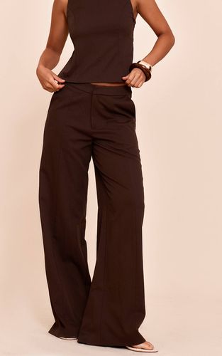 Dark Brown Pantalon Large À Pinces Tissé | Taille 42 - PrettyLittleThing - Modalova