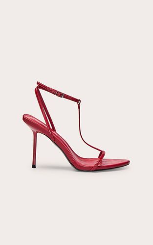 Red Sandales À Talon Bout Amande Avec Bride En T | Taille 33 - PrettyLittleThing - Modalova
