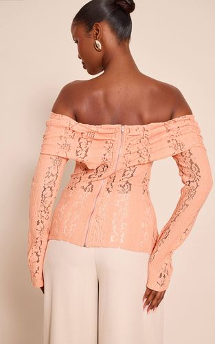 Peach Haut Bardot Ajusté En Dentelle À Manches Évasées | Taille 36 - PrettyLittleThing - Modalova