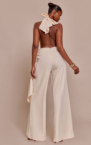 Combinaison Pantalon Large À Col Licou Avec Détail Drapé Couleur Crème Beurrée | Taille 42 - PrettyLittleThing - Modalova