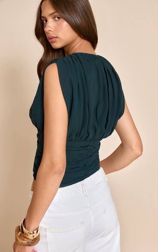 Emerald Green Haut En Mousseline À Décolleté Plongeant Et Buste Froncé | Taille 34 - PrettyLittleThing - Modalova