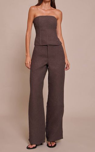 Dark Brown Pantalon Droit Taille Basse En Bouclé | Taille 44 - PrettyLittleThing - Modalova